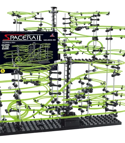 Komplexes Raumfahrtbahn-Spielset mit grünen Schienen und schwarzen Stützen, ideal für Wissenschafts- und Technikliebhaber, fördert kreatives Lernen und Spaß.
