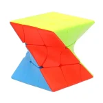 Bunter Zauberwürfel mit ungewöhnlichem, kreativen Design, der zum Spielen und Dekorieren geeignet ist. Perfekt für Wissenschafts- und Gadget-Liebhaber, die einzigartige Dekorationen suchen.