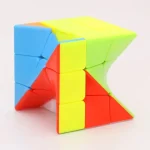 Bunter 3D-Würfelpuzzle aus Kunststoff mit verschiedenen geometrischen Formen, ideal für Wissenschafts- und Dekorationszwecke.