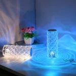 Elegante Glasvase mit LED-Beleuchtung, ideal für moderne Dekorationen und wissenschaftliche Präsentationen, schafft faszinierende Lichtspiele.