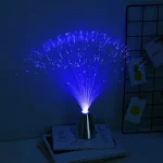 Leuchtender Lichtbogen-Effekt mit blauen LED-Lichtern, der aus einer metallischen Basis aufsteigt, ideal für wissenschaftliche Dekorationen und moderne Raumgestaltung.