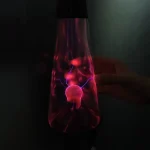 Plasma-Lampe mit leuchtenden Blitzen und Tesla-Effekt, ideal für wissenschaftliche Dekorationen und Gadgets.