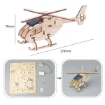 Detaillierter Holzbausatz für einen Mini-Helikopter, inklusive Motor, Batterien und Werkzeug, zum Zusammenbauen und Dekorieren.