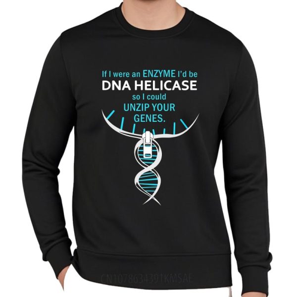 Modernes schwarzes Sweatshirt mit stilisiertem DNA-Helix-Design und wissenschaftlichem Spruch über Enzyme und Gene, ideal für Wissenschafts- und Biologie-Enthusiasten.