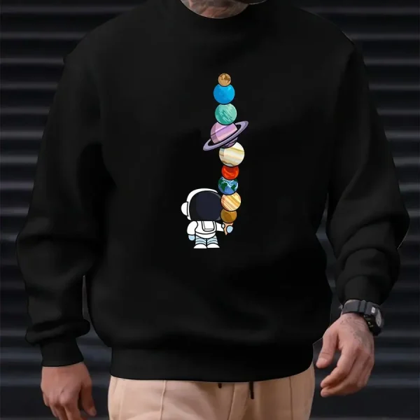 Schwarzes Sweatshirt mit buntem Planeten-Design, das eine Reihe von Planeten und einem Astronauten zeigt, ideal für Science-Fans und Astronomie-Enthusiasten.