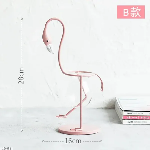 Dekoratives Flamingo-Statue aus Metall, ideal für Wohn- oder Garten Dekorationen, mit einer Höhe von 28 cm und einer Breite von 16 cm, bringt einen Hauch von Exotik in jeden Raum.