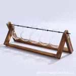 Dekorativer Glas-Experimentierständer mit sechs Reagenzgläsern auf Holzrahmen, ideal für wissenschaftliche Dekorationen und Experimente.