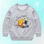 Graues Kinder-Sweatshirt mit Weltraum-Motiv, Astronaut, Rakete und Planeten, ideal für Science-Fans und Raumfahrt-Enthusiasten.