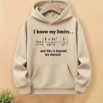 Bequemer beige Hoodie mit mathematischem Zitat "I know my limits... and this is beyond my domain" auf der Vorderseite, ideal für Wissenschafts- und Mathe-Enthusiasten.