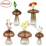 Dekoratives wissenschaftliches Glas-Set mit 5 Blumenvasen in verschiedenen Größen, ideal für moderne Raumgestaltung und kreative Dekorationen.