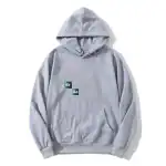 Grauer Hoodie mit chemischem Periodensystem-Design, ideal für Wissenschafts- und Chemie-Enthusiasten, bequem und stilvoll.